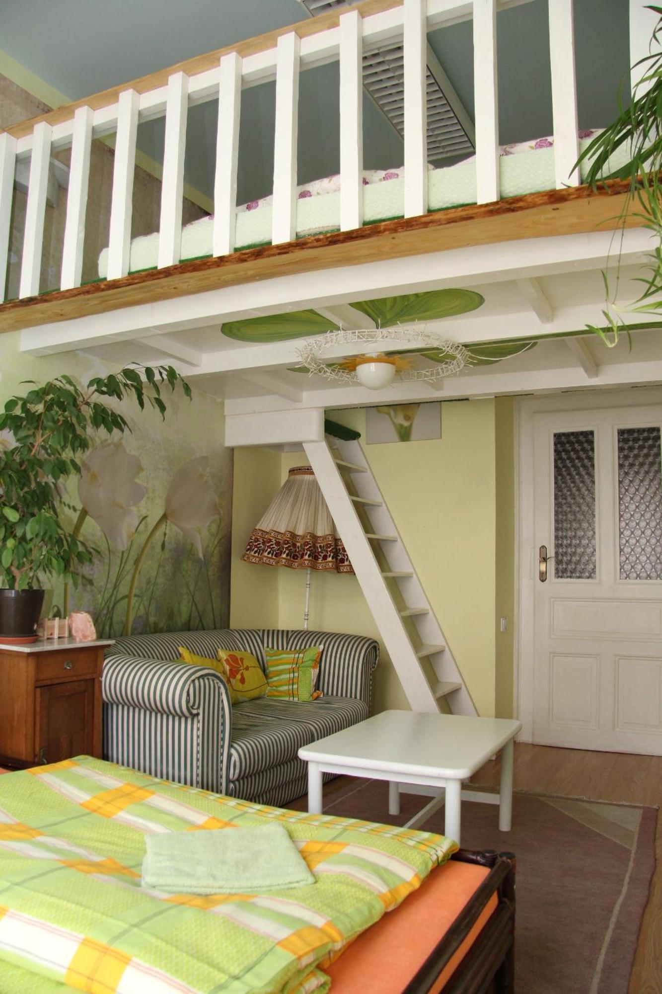 Artharmony Pension & Hostel Praga Esterno foto