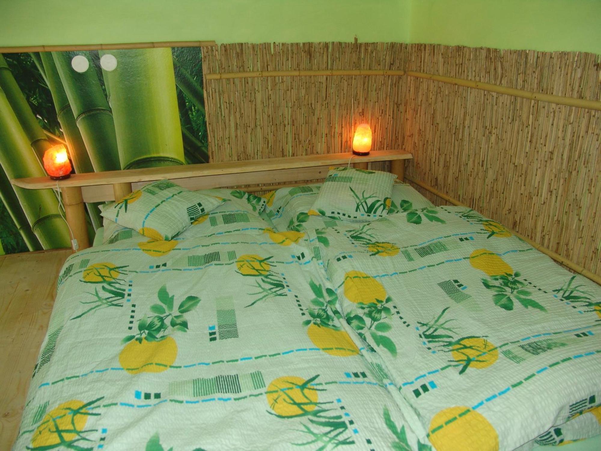 Artharmony Pension & Hostel Praga Esterno foto