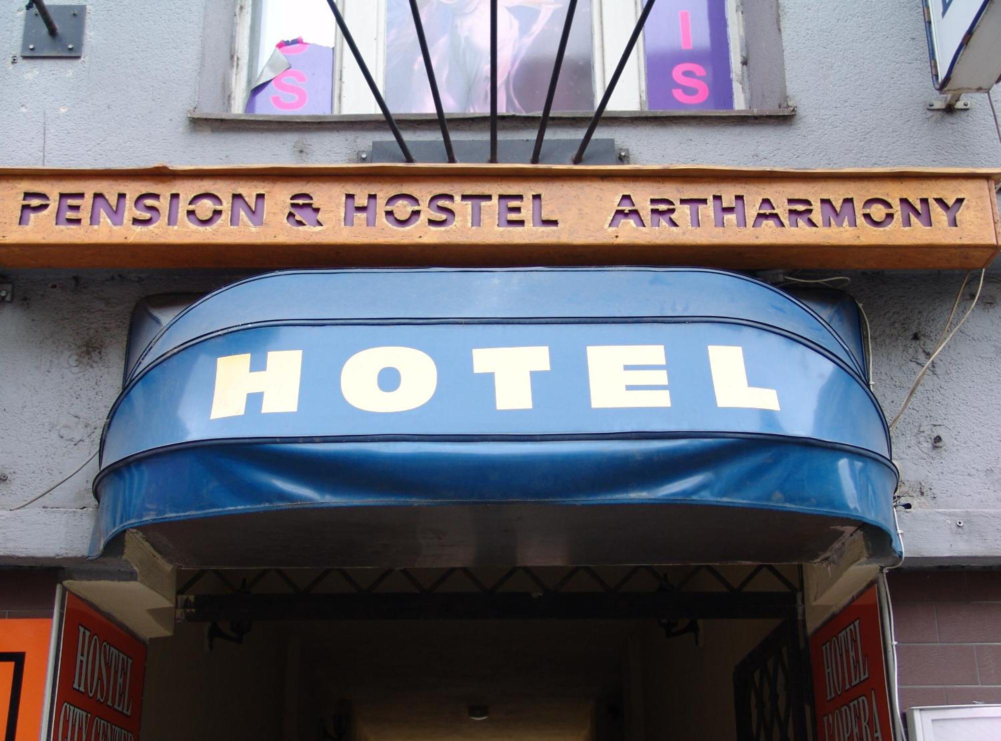 Artharmony Pension & Hostel Praga Esterno foto