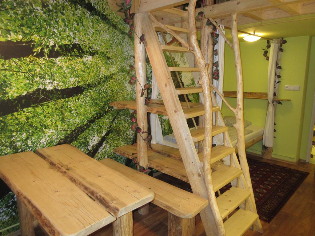 Artharmony Pension & Hostel Praga Esterno foto