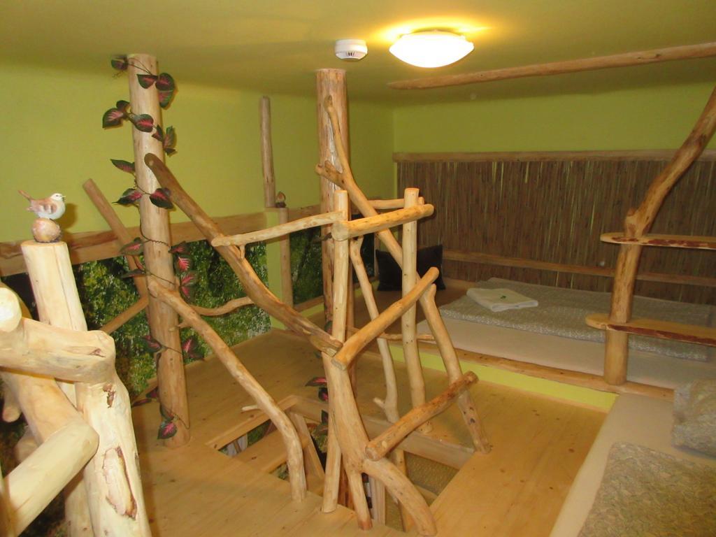 Artharmony Pension & Hostel Praga Esterno foto