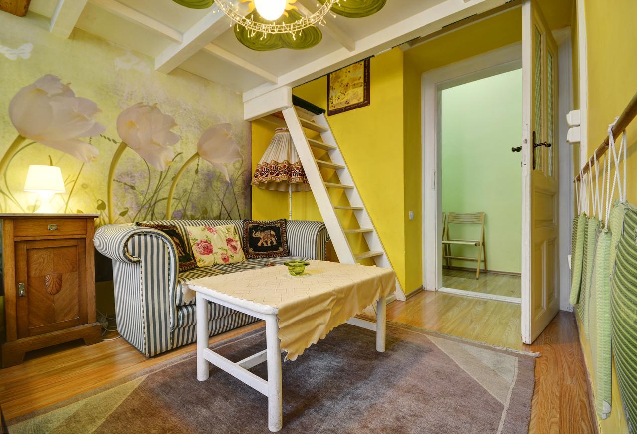 Artharmony Pension & Hostel Praga Esterno foto