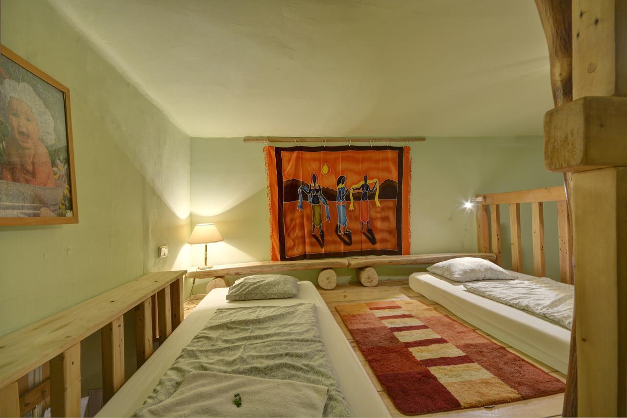 Artharmony Pension & Hostel Praga Esterno foto